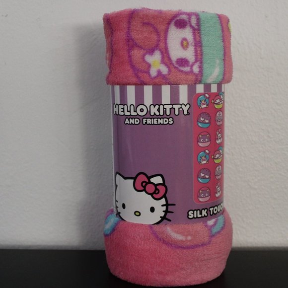 Sanrio Hello Kitty Throw Plush Blanket - Picture 2 of 5